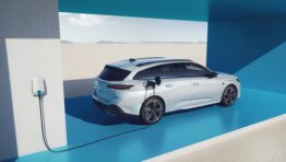 Elektrický Peugeot e-308 prichádza: 400 kilometrov a nová batéria obrazok