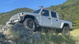 Test: Jeep Gladiator. Trojlitrový naftový šesťvalec mu svedčí a veľa ‘nežerie‘ obrazok