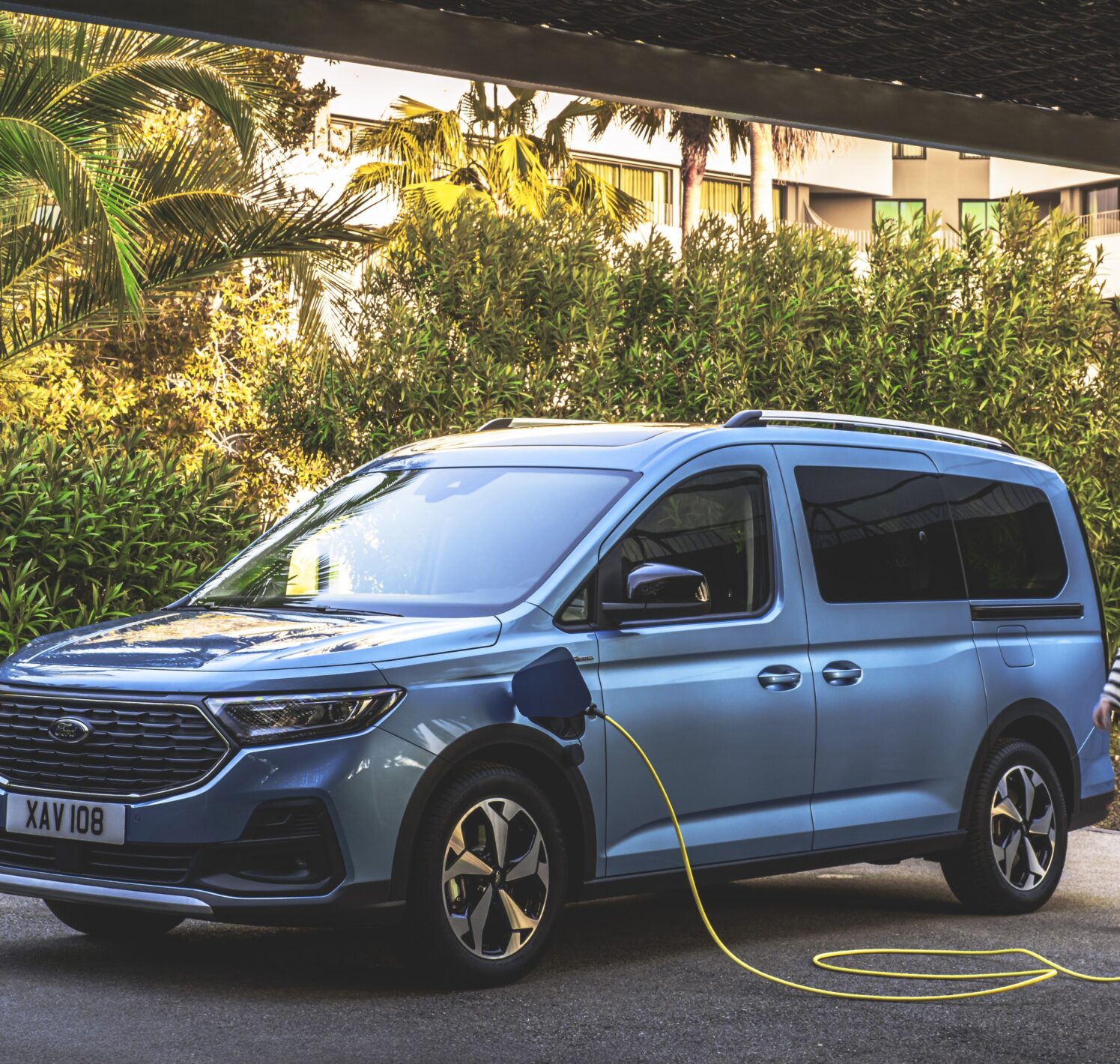 https://autofilter.sk/assets/images/tourneo-connect-phev/gallery/New-Tourneo-Connect-PHEV_023.jpg - obrazok