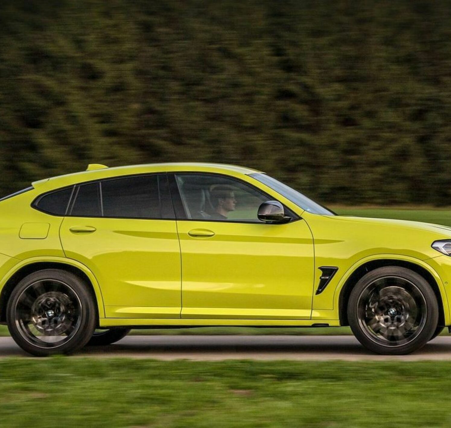 https://autofilter.sk/assets/images/x4-m/gallery/bmw-x4-m-competition-2022_01-galeria.jpg - obrazok