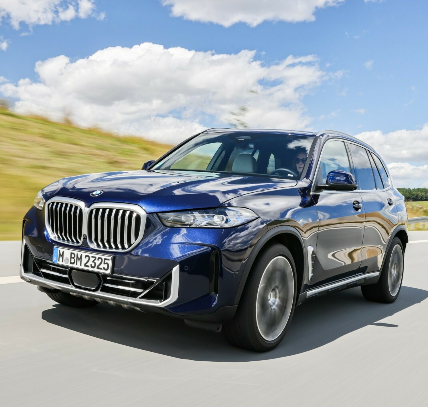 https://autofilter.sk/assets/images/x5/gallery/P90518137_lowRes_the-new-bmw-x5-08-23.jpg - obrazok