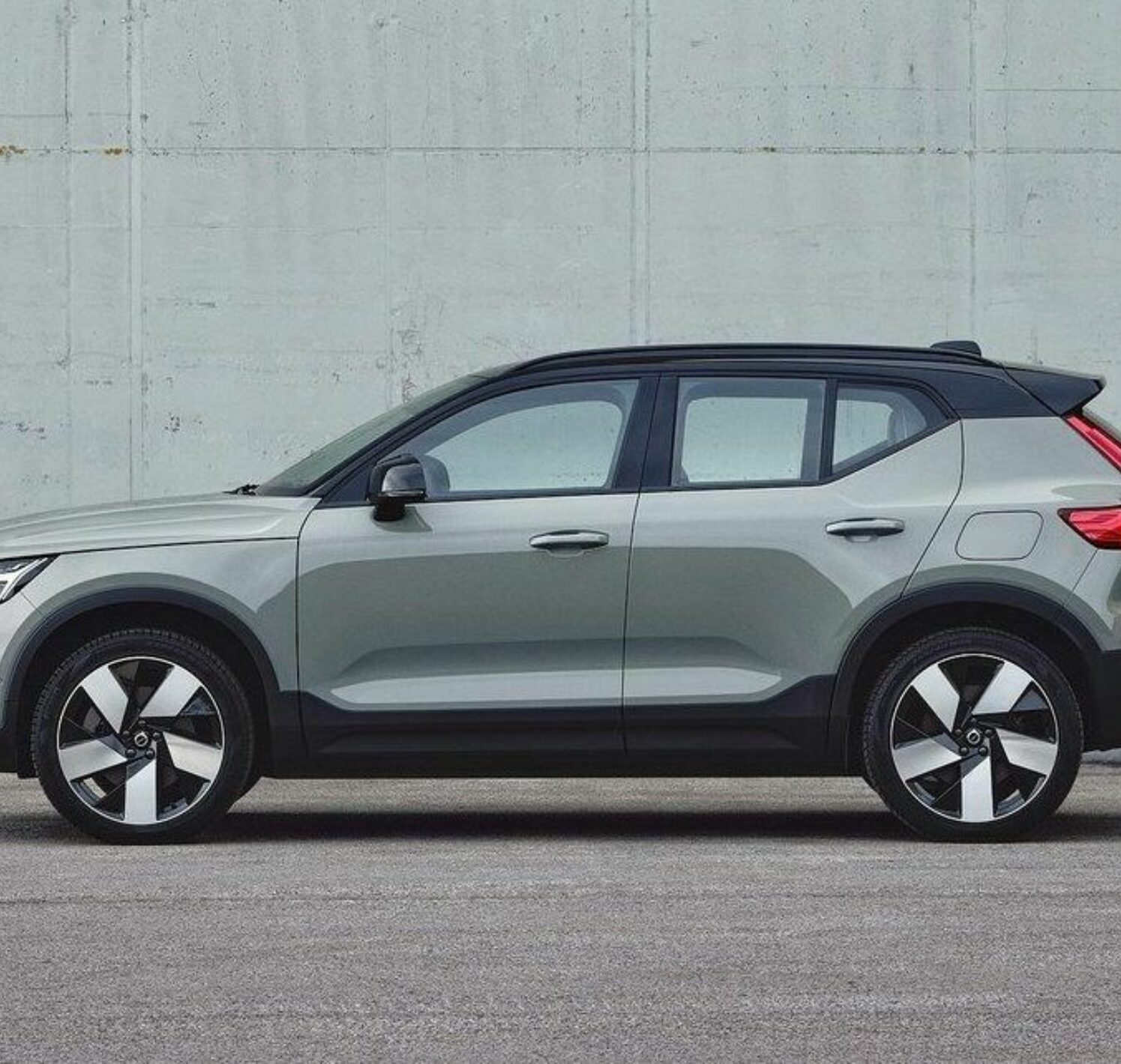 https://autofilter.sk/assets/images/xc40-recharge/gallery/volvo-xc40-recharge-2022_08-galeria.jpg - obrazok